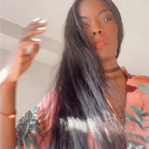 - 24” Straight HD LACE BRAZILIAN HUMAN HAIR PRE CUT LACE Glue less Wear and go - Picture 16 of 17